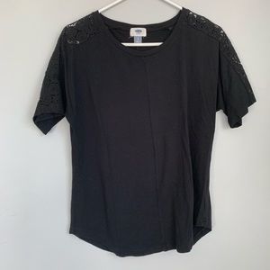 3/25!!! ⭐️ Black T-shirt with Lace